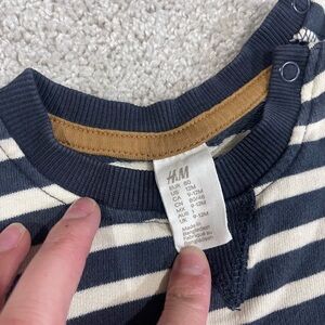 Baby boys size 9-12 sweatshirt and vest bundle